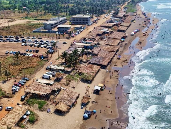Familias hidrómilas abarrotaron playas locales para festejar a las mamás ¡Ni la lluvia los detuvo!