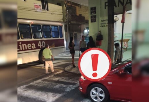 Vecinos del centro de Orizaba exigen intervención por actos indebidos en la vía pública