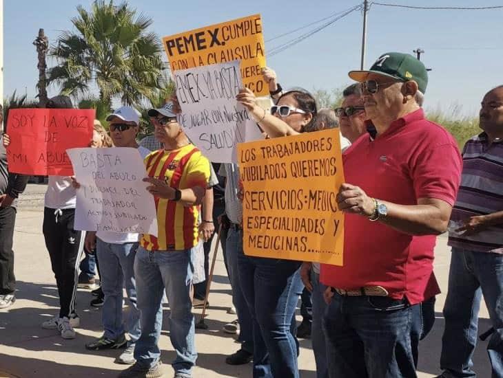 Pemex: en esta región mantienen protestas, urgen especialistas médicos