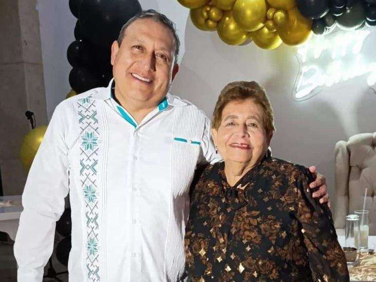 Sol y Sones de María Elena Hernández Lara, cronista de Tierra Blanca