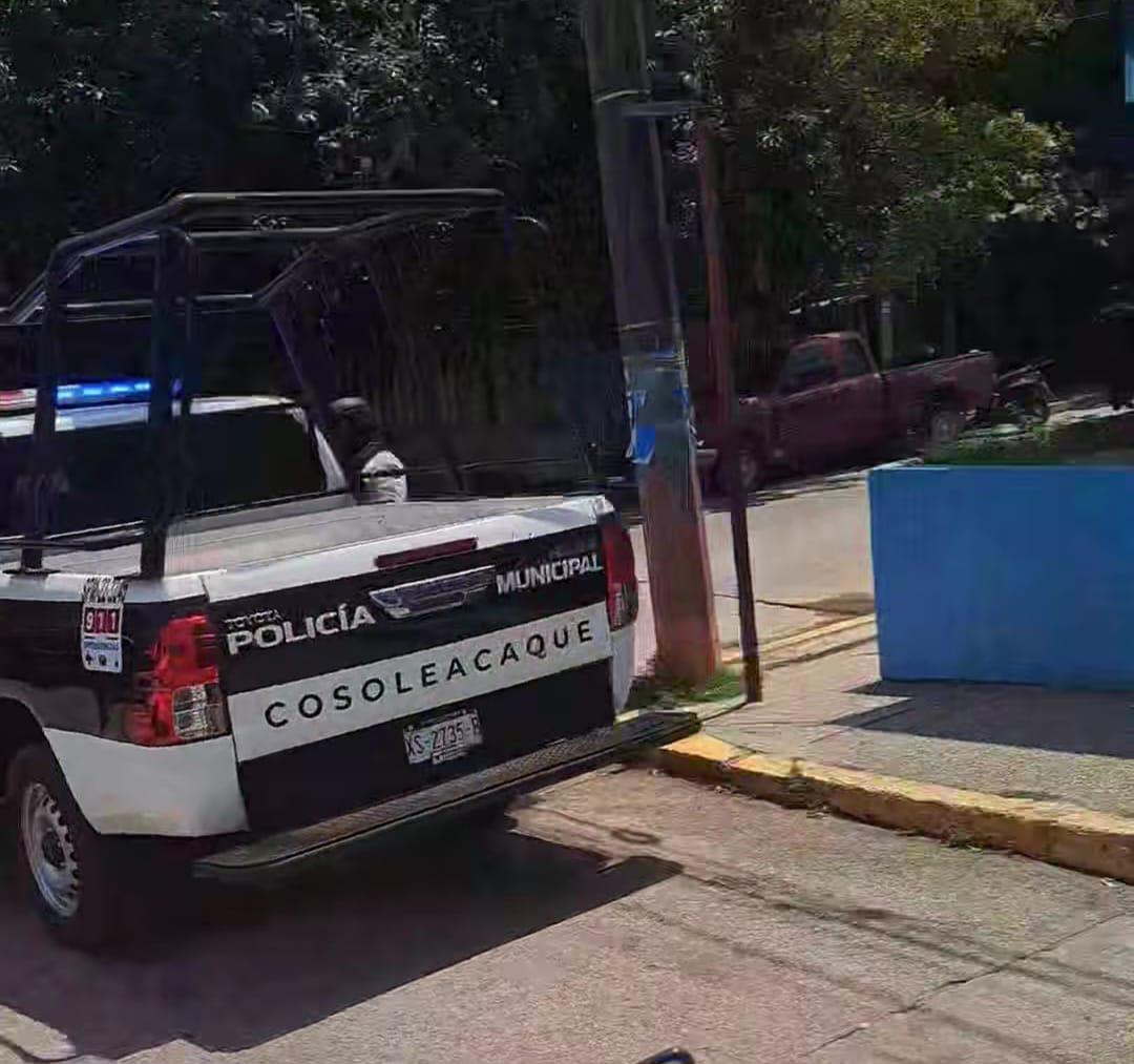 Fuerzas estatales y federales catean domicilio en Cosoleacaque; mantienen hermetismo