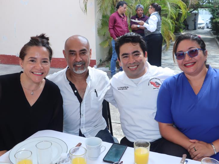 Realizan desayuno mensual del Congreso del Trabajo