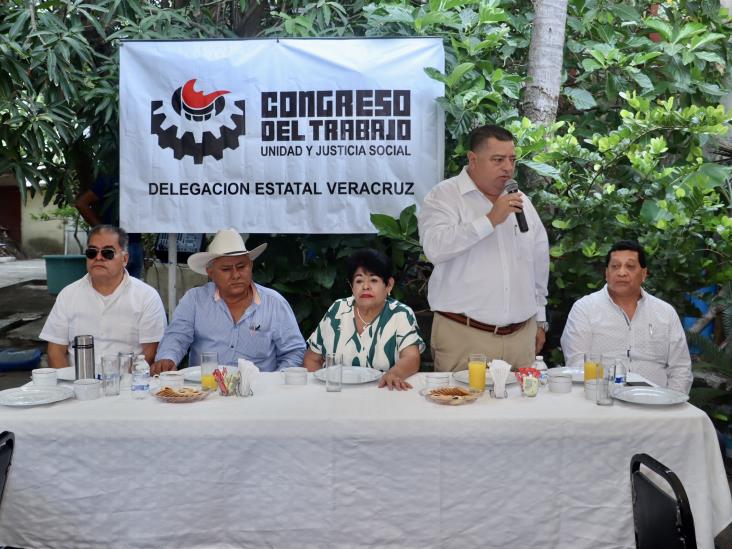 Realizan desayuno mensual del Congreso del Trabajo