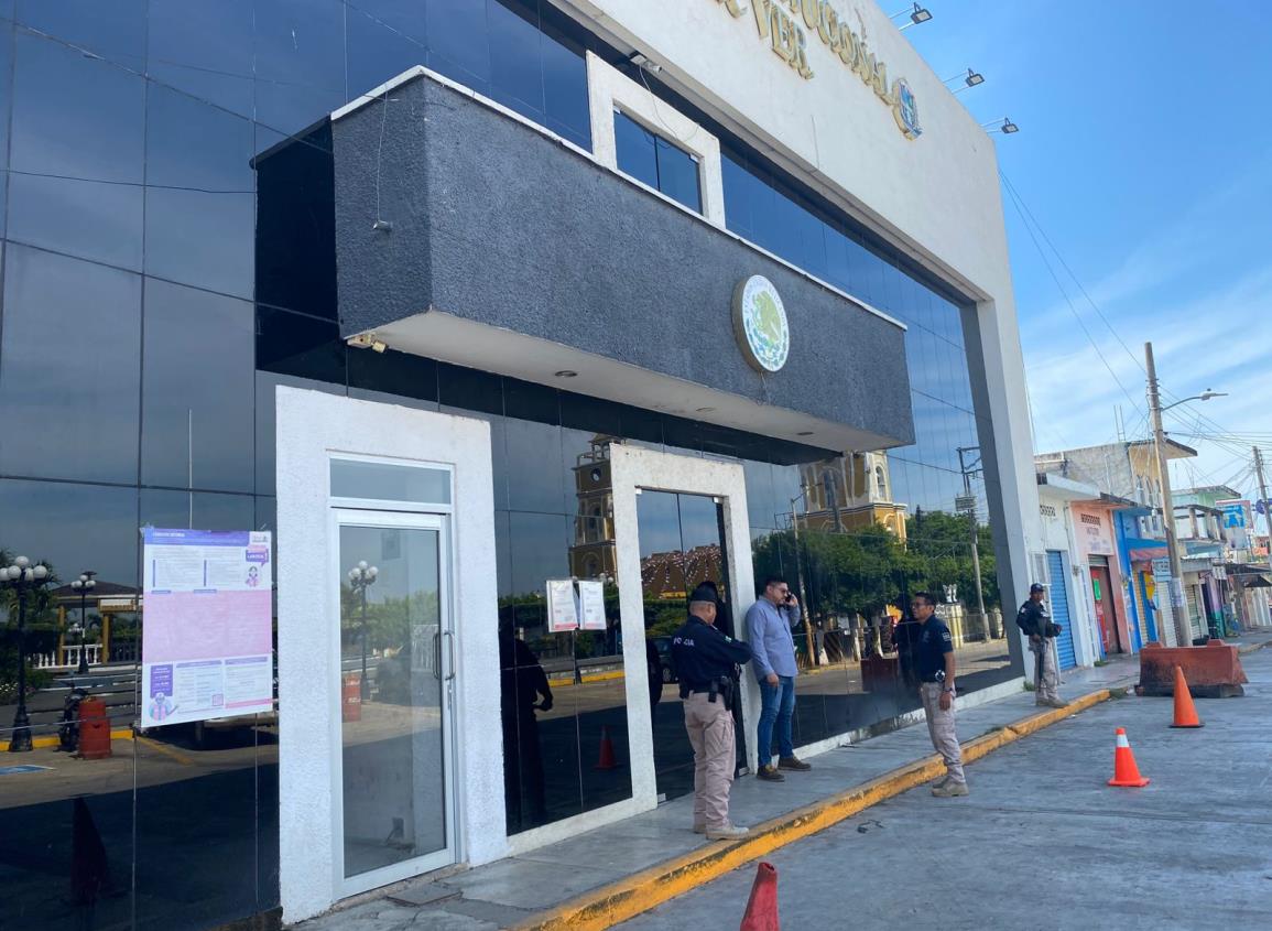 Suspenden actividades administrativas en ayuntamiento de Texistepec