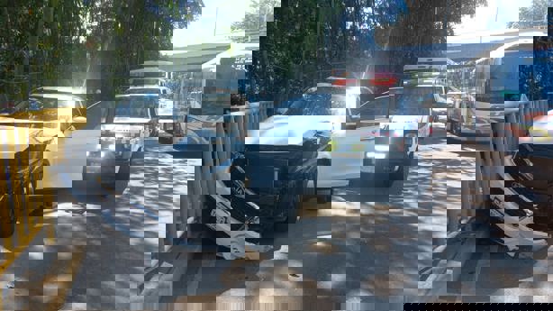 Choque entre camioneta y autobús en Paseo de Las Palmas en Xalapa, provoca caos vial