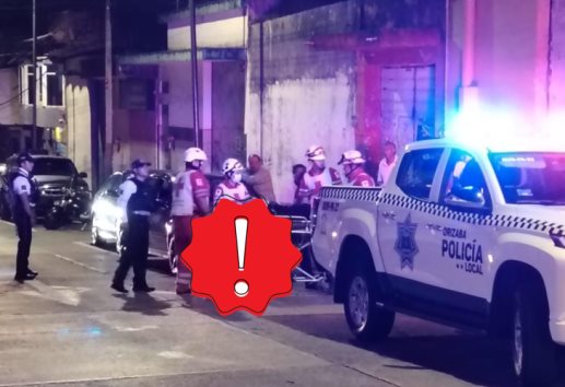 Adulto mayor cae y se golpea la cabeza en calles de Orizaba