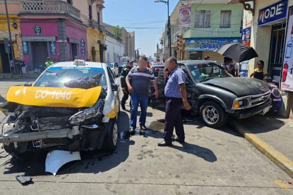 Ahora en Córdoba; reportan fuerte choque en el centro de la ciudad