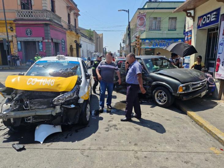 Ahora en Córdoba; reportan fuerte choque en el centro de la ciudad