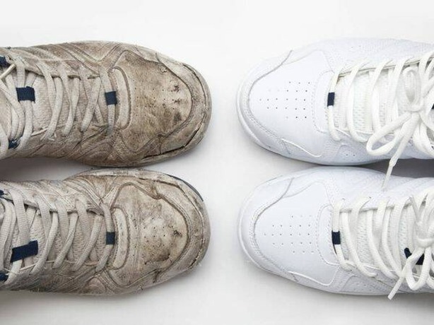Ésta es la forma correcta de lavar tus tenis blancos para evitar las manchas amarillas | VIDEO