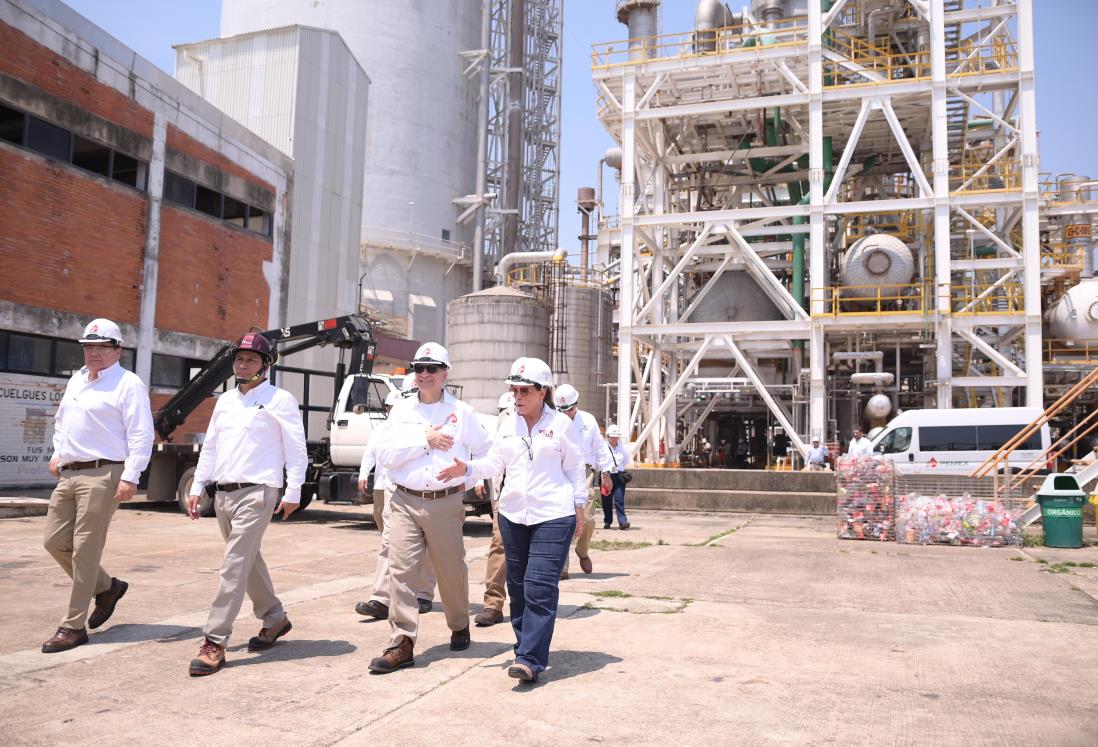 Nahle y director de Pemex supervisan los complejos Cangrejera, Cosoleacaque y Pro-Agroindustria