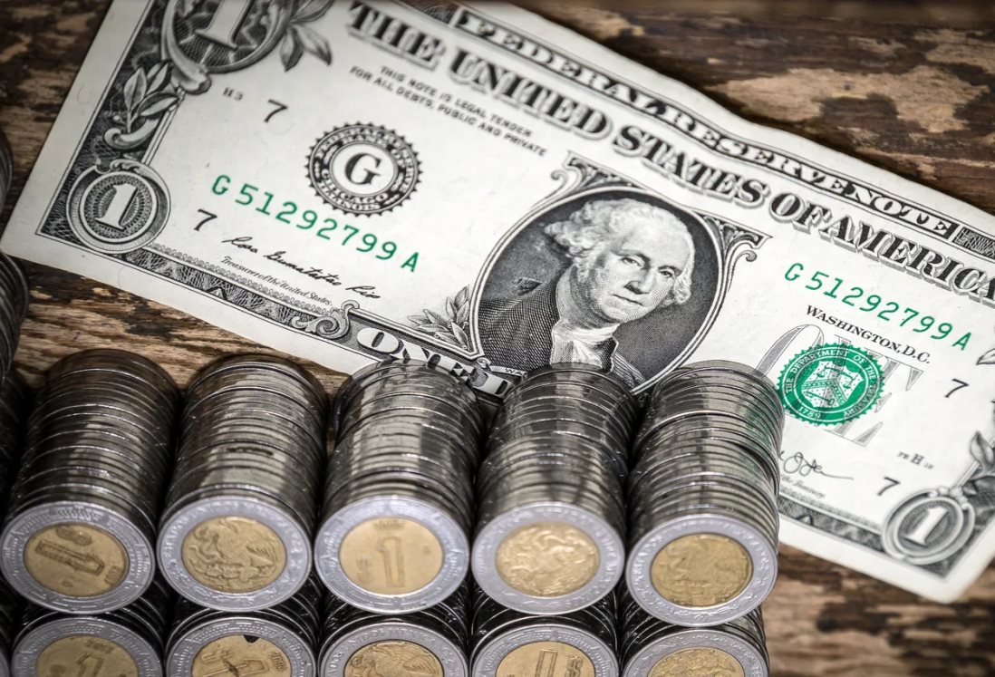 Precio del dólar a pesos HOY 14 de mayo en los bancos de México