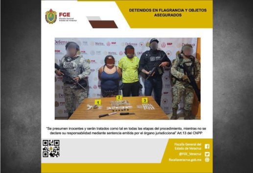 Tras cateo en Nautla, detienen a dos personas, aseguran droga y armas