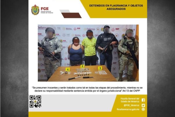 Tras cateo en Nautla, detienen a dos personas, aseguran droga y armas