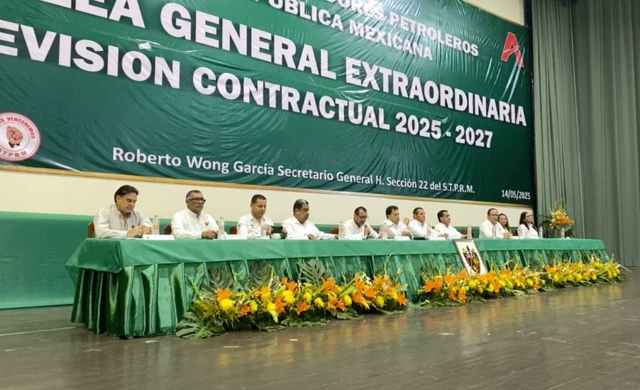 Líder nacional del sindicato petrolero se reunió con trabajadores de la Sección 22
