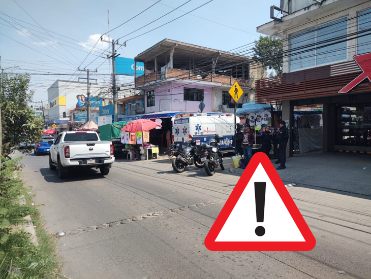 Motopatrullero arrolla a peatón en camino a atender una emergencia en Xalapa