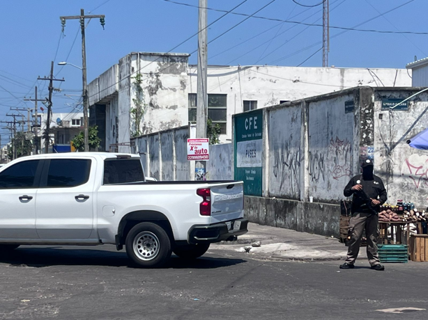 FGR realiza operativo en zona de mercados de Veracruz