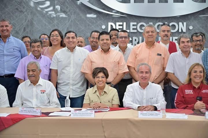 Rosa María Hernández Espejo y empresarios de la construcción coinciden en trabajar 24/7 para rescatar Veracruz