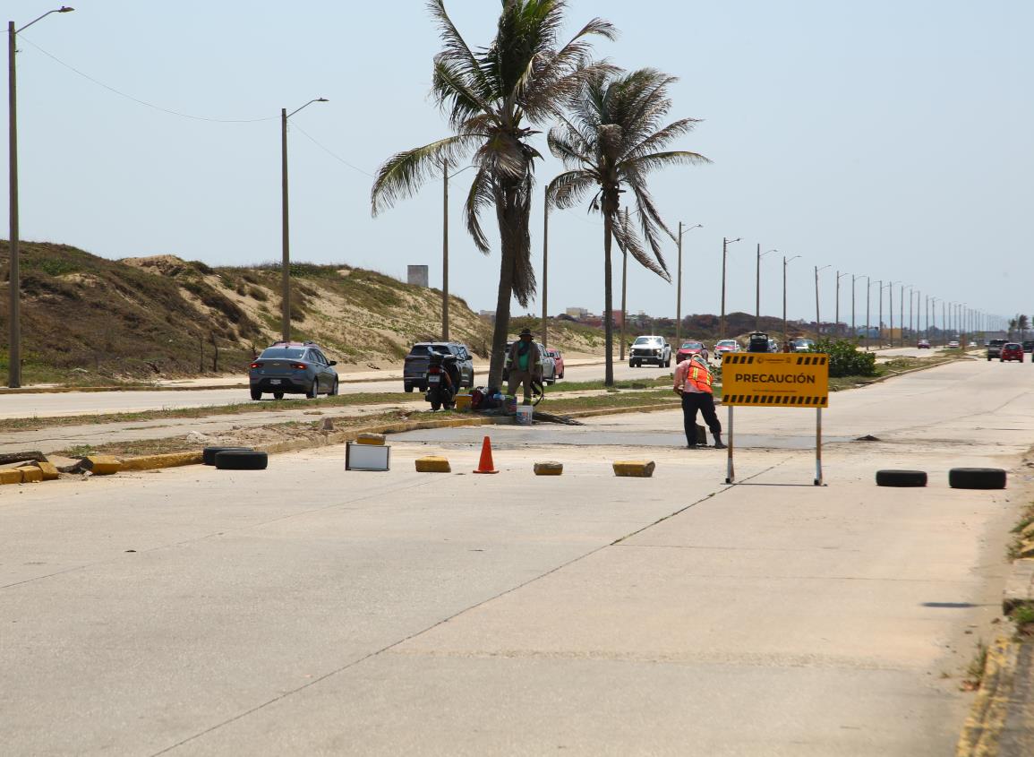 Así atendieron las lozas dañadas por ola de calor en el Malecón de Coatzacoalcos