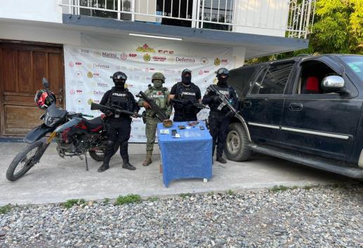 Drogas, vehículos asegurados y ningún detenido en nuevo cateo en Papantla