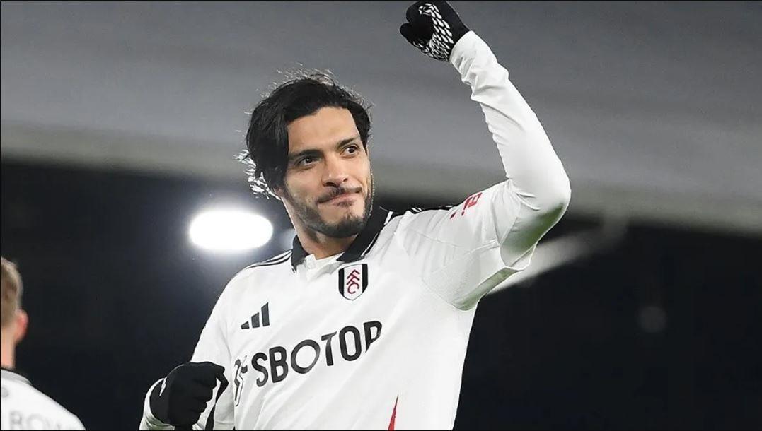 Renueva Fulham a Raúl Jiménez hasta el 2026