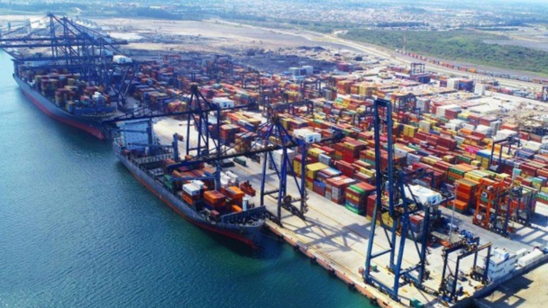 Hutchison Ports ICAVE invierte 226 mdp con nueva grúa de última generación