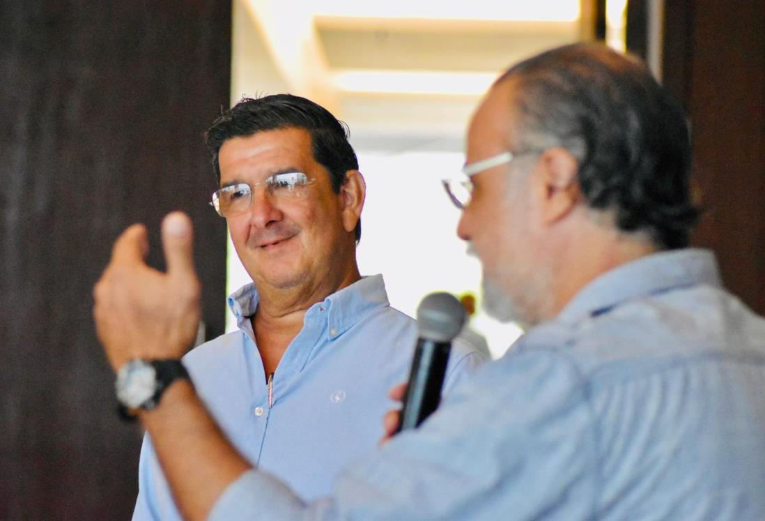 El futuro de Alvarado es azul: Tavo Ruiz se reúne con habitantes de la Riviera Veracruzana