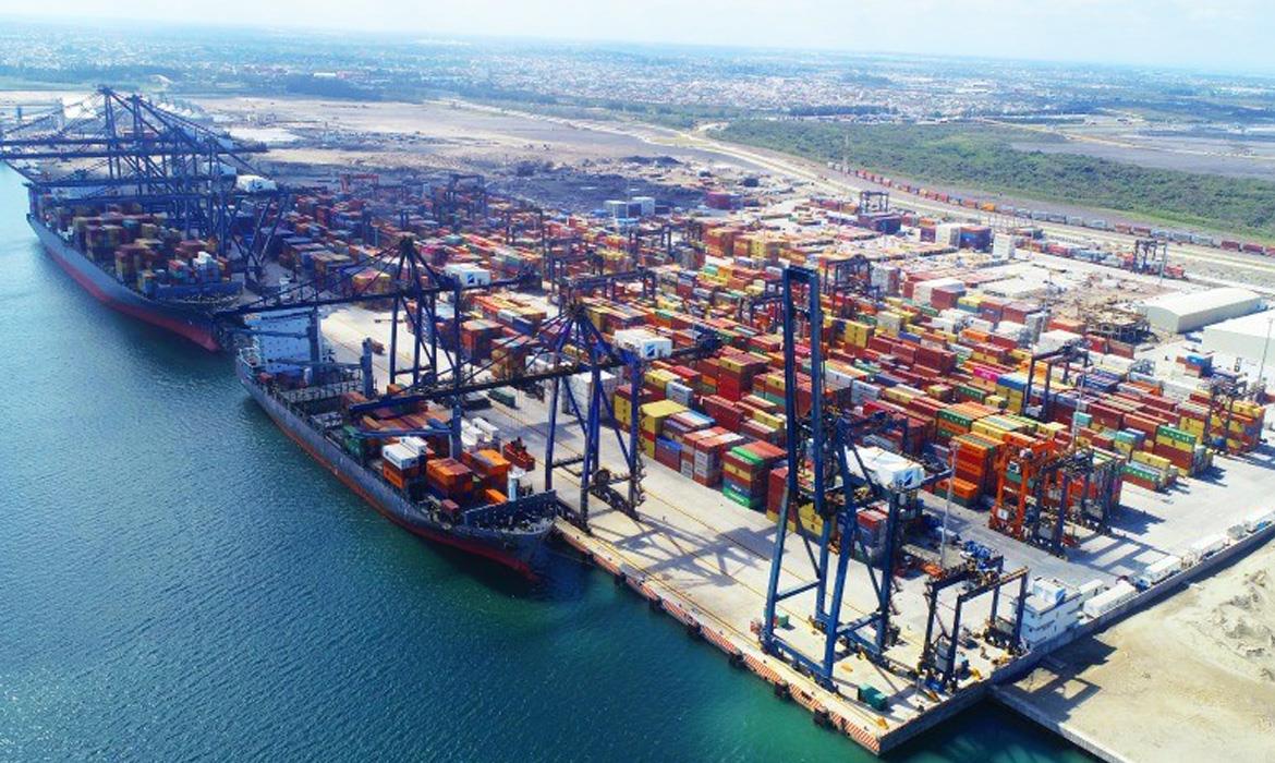 Cosmovisión: Hutchison Ports ICAVE invierte 226 mdp con nueva grúa de última generación