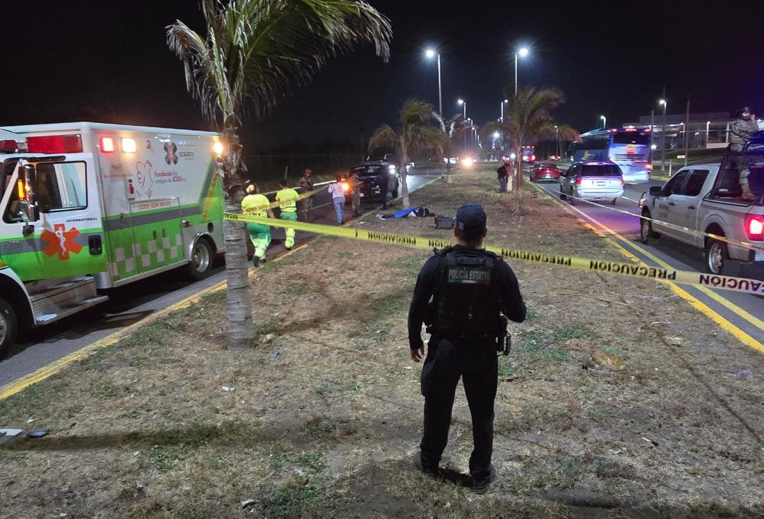 Elemento de la Marina pierde la vida al derrapar su moto en la Riviera Veracruzana