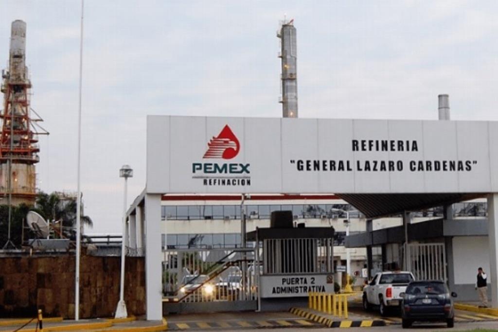 Pemex niega derrame de hidrocarburo desde la Refinería de Minatitlán