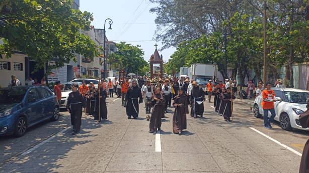 Tapete monumental adorna la Catedral de Veracruz por los 501 años de la llegada franciscana