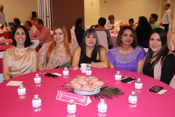 Se llevó a cabo la Pasarela Rosa 2025 a beneficio de la asociación MAM