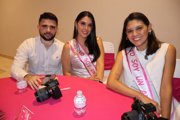 Se llevó a cabo la Pasarela Rosa 2025 a beneficio de la asociación MAM