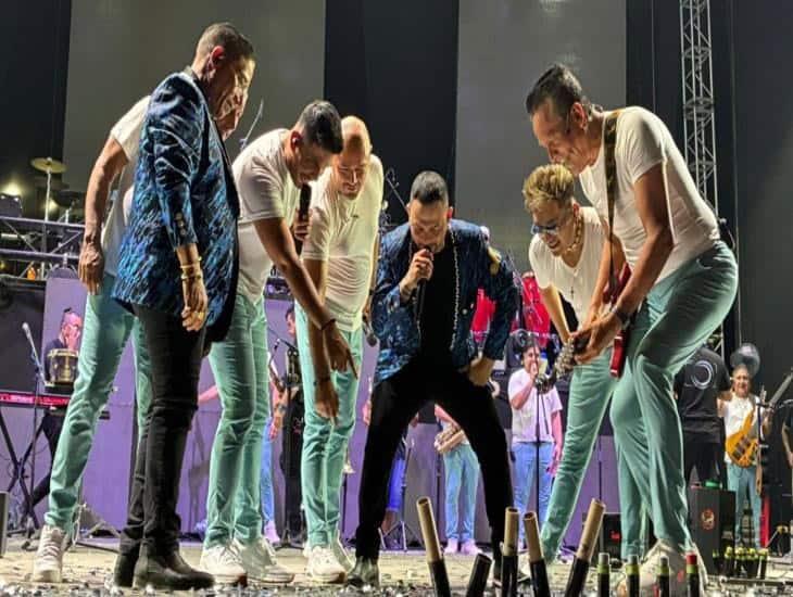 Junior Klan y Super Lamas arman mega bailazo en Veracruz
