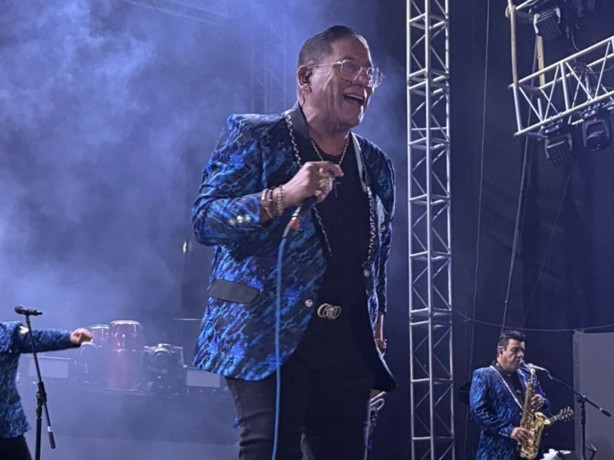 Junior Klan y Super Lamas arman mega bailazo en Veracruz