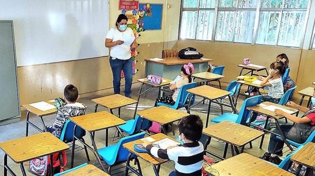 ¿Cambia el regreso a clases para el ciclo escolar 2025-2026 en agosto? Esto dice la SEP