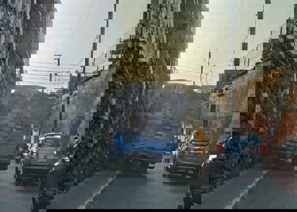 Autobús urbano se estrella en Xalapa tras fallar frenos