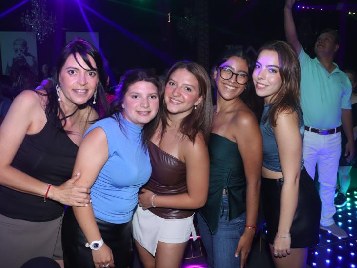 Amigos de Perro Salado ´La Disco de los Jefes´ bailaron toda la noche
