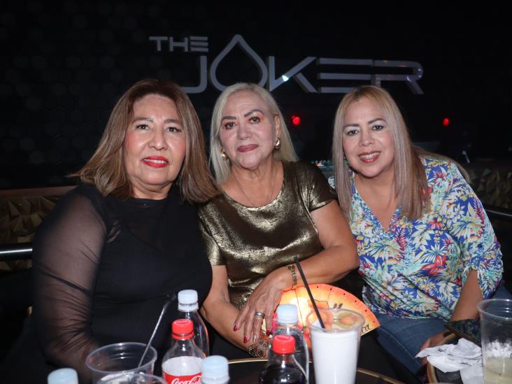 Amigos de Perro Salado ´La Disco de los Jefes´ bailaron toda la noche