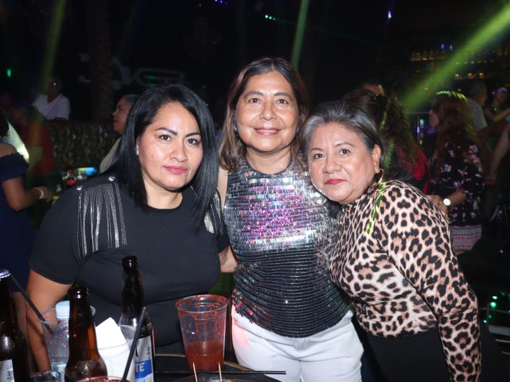 Amigos de Perro Salado ´La Disco de los Jefes´ bailaron toda la noche