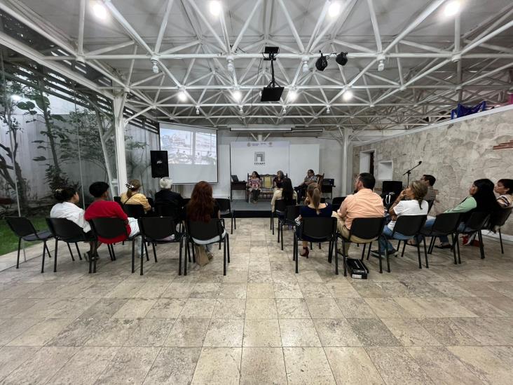 Gladys Martínez, Polimnia Zacarías y Marco Montiel profundizan en el conversatorio efectuado en el CEVART