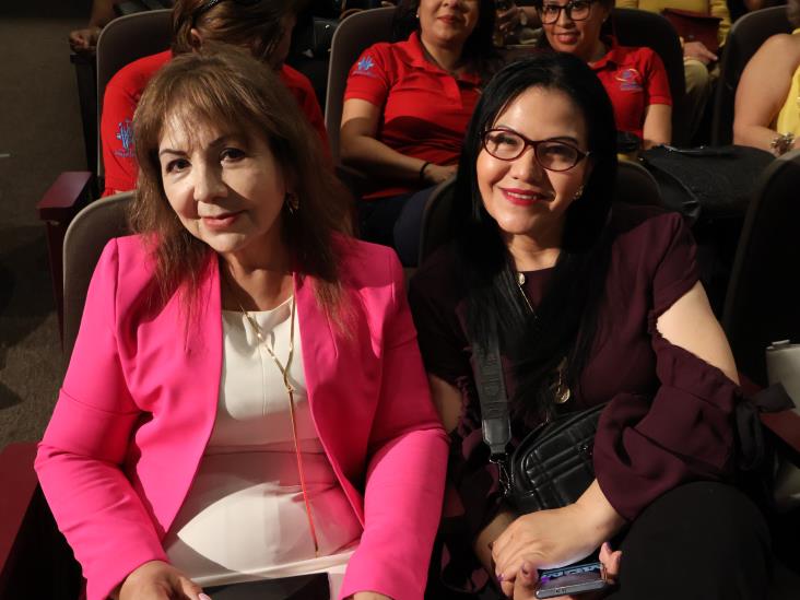 Realizan el evento gratuito ´Voces que transforman´, en el Teatro Gutiérrez Barrios