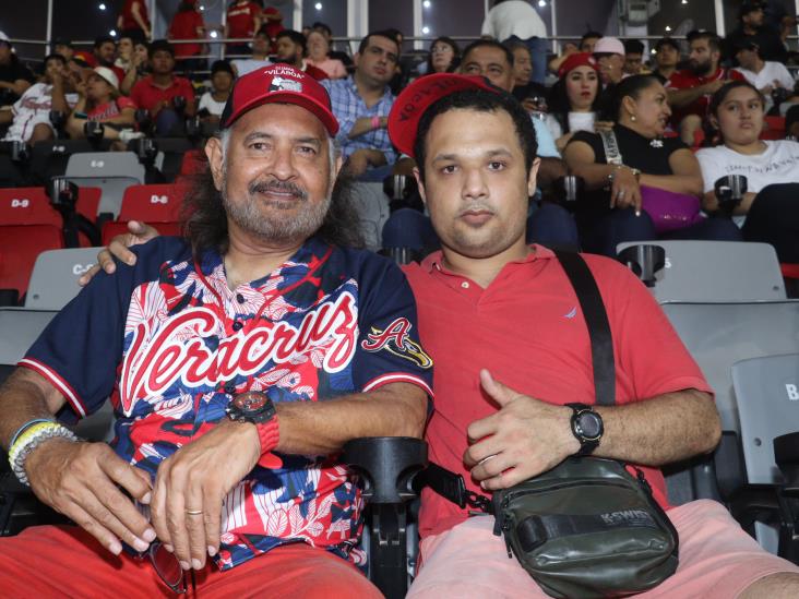 Fanáticos de El Águila de Veracruz se reúnen para echarle porras