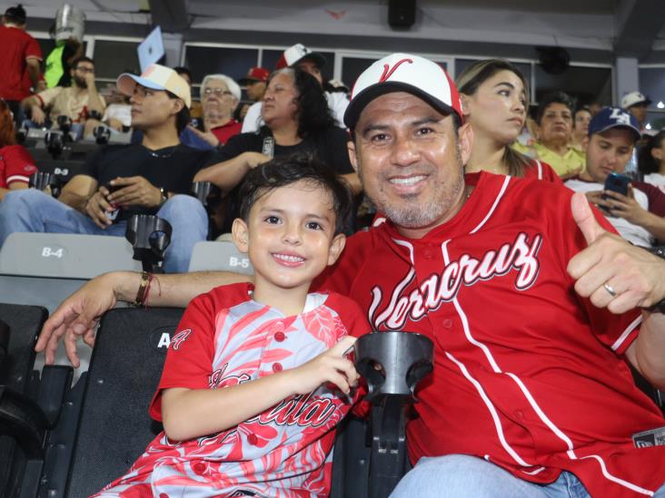 Fanáticos de El Águila de Veracruz se reúnen para echarle porras