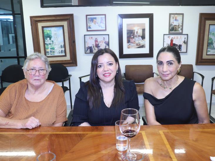 Ivonne Moreno Uscanga imparte la ponencia Fototeca de Veracruz ´Espacio Museográfico´