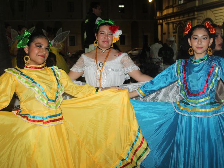 Grupos de bailarines veracruzanos celebra el Día de la Danza