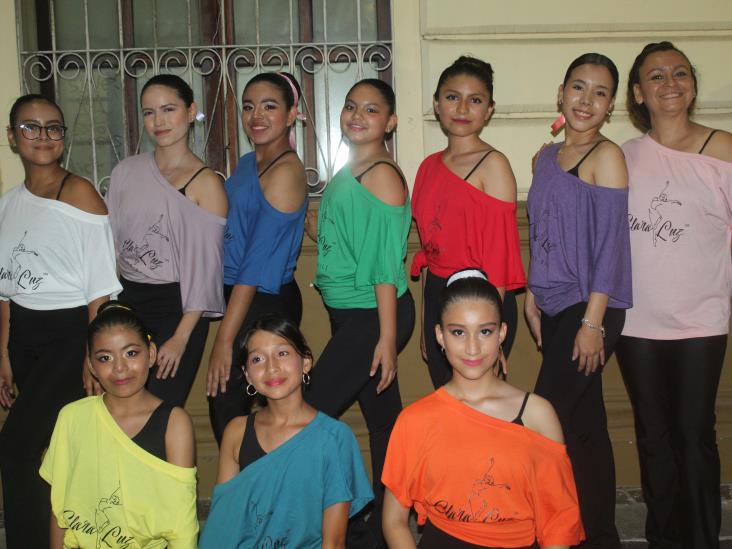 Grupos de bailarines veracruzanos celebra el Día de la Danza