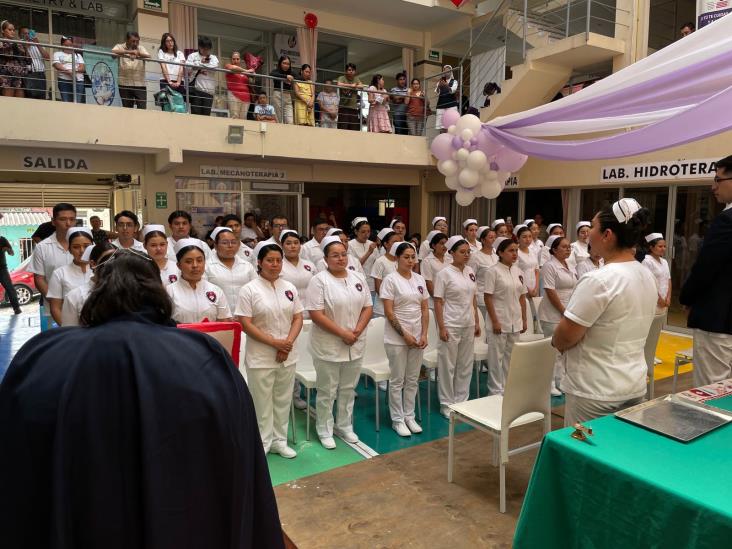 Acusan que en Universidad Biométrica en Xalapa no entregan títulos