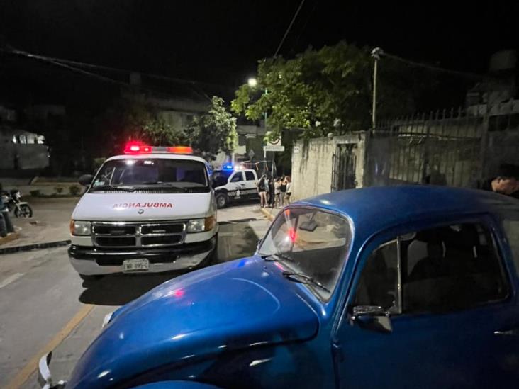 Un vocho fuera de control atropella a un hombre en esta zona de Xalapa