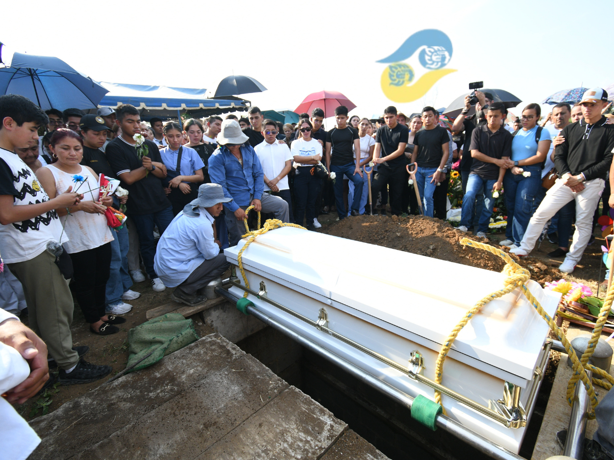 Justicia por América Yamilet; piden desde el sepelio en Bosques del Recuerdo, en Xalapa (+VIDEO)