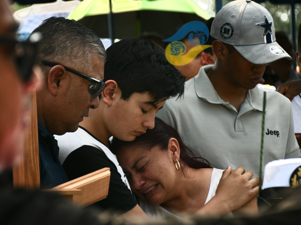 Justicia por América Yamilet; piden desde el sepelio en Bosques del Recuerdo, en Xalapa (+VIDEO)